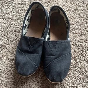 Toms